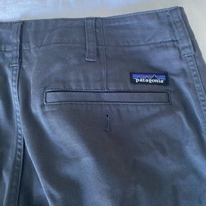 Men’s dark grey Patagonia pants